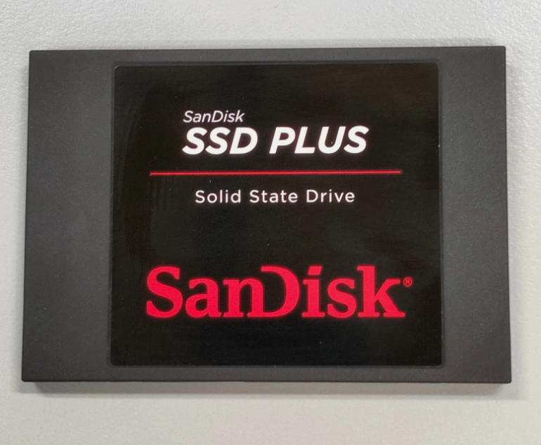 SanDisk SSD PLUS 240 GB Sata III 2.5-inch Internal SSD, Up to 530 MB/s